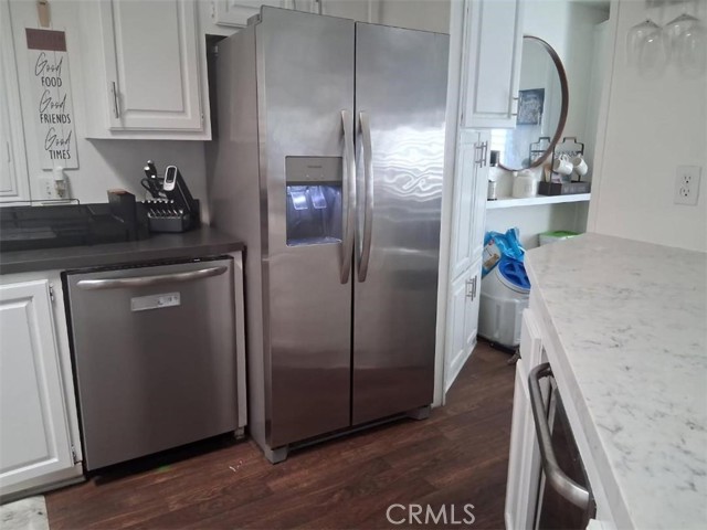 4901 Green River, Corona CA: https://media.crmls.org/medias/009018a5-9be6-435b-9a6f-dbb142862c76.jpg