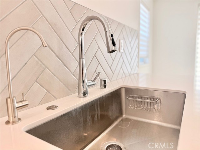 Detail Gallery Image 7 of 32 For 1677 W Lincoln #103,  Anaheim,  CA 92801 - 2 Beds | 2/1 Baths