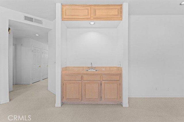 Detail Gallery Image 4 of 23 For 5200 White Oak Ave #61,  Encino,  CA 91316 - 2 Beds | 2/1 Baths