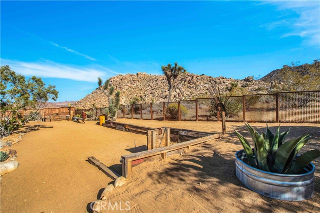 Detail Gallery Image 60 of 75 For 60987 Prescott Trl, Joshua Tree,  CA 92252 - 4 Beds | 3 Baths