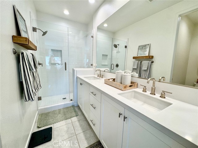 Detail Gallery Image 5 of 6 For 85 Hideaway Loop, Mission Viejo,  CA 92691 - 4 Beds | 2/1 Baths