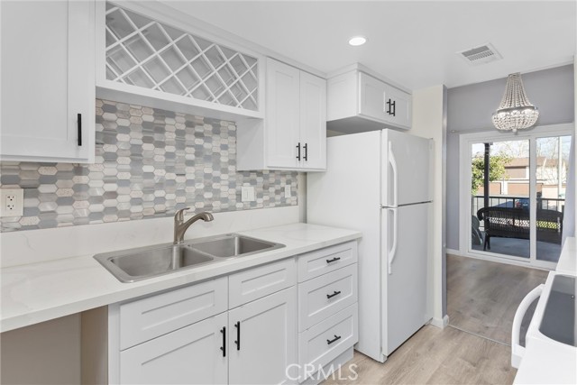 Detail Gallery Image 14 of 28 For 2056 Teak Ct, San Bernardino,  CA 92404 - 2 Beds | 1 Baths