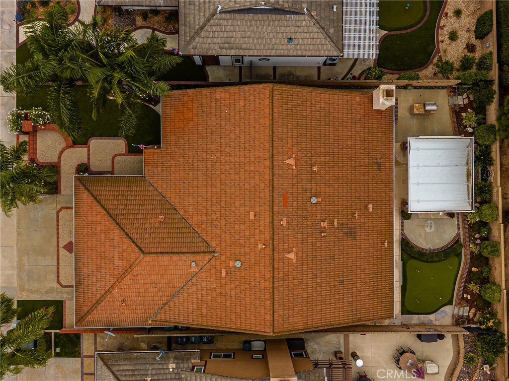 https://media.crmls.org/medias/0093627c-a82f-4d9f-96d3-702f7ed93a59.jpg?preset=X-Large