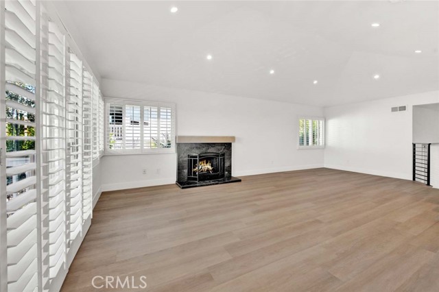 Detail Gallery Image 14 of 65 For 804 Gardenia, Corona Del Mar,  CA 92625 - 2 Beds | 2 Baths