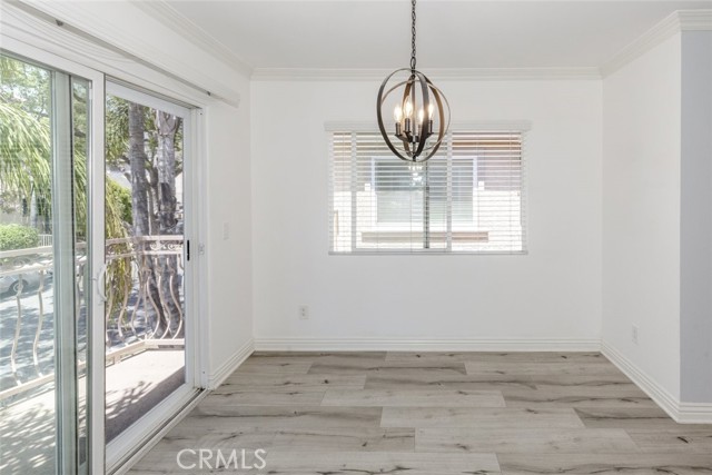 550 E Santa Anita Avenue, Burbank CA: https://media.crmls.org/medias/00943114-4ba8-4793-8718-944ff174d09a.jpg