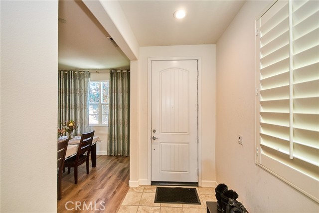 Detail Gallery Image 4 of 37 For 6914 Old Mill Ave, Chino,  CA 91710 - 4 Beds | 3 Baths