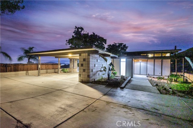 20289 Westpoint Drive, Riverside CA: https://media.crmls.org/medias/0095d087-9c92-413b-b4c5-0b9772a21c33.jpg