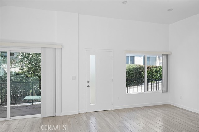 Detail Gallery Image 5 of 27 For 2926 Fairmount #3/4,  La Crescenta,  CA 91214 - 2 Beds | 2/1 Baths