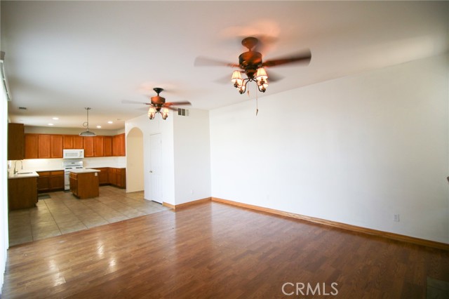 28782 Vela Drive, Menifee CA: https://media.crmls.org/medias/0096a346-da59-4963-99f0-90243c554804.jpg
