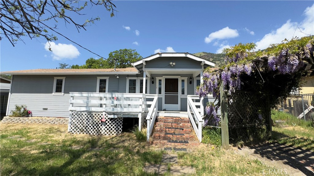 3808 Manzanita Avenue