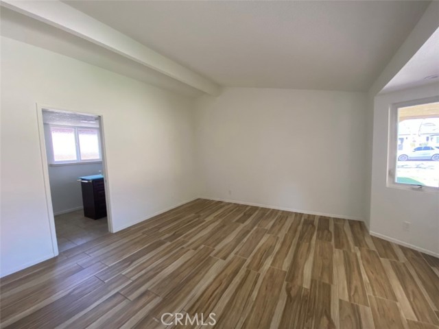 11422 Harrisburg Road, Los Alamitos CA: https://media.crmls.org/medias/0097bb2d-9b4e-4f3a-902b-567b48a276d5.jpg