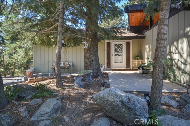 Detail Gallery Image 19 of 27 For 1121 Chateau Dr, Crestline,  CA 92325 - 2 Beds | 2 Baths
