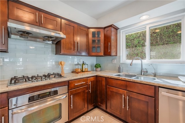 Detail Gallery Image 7 of 45 For 2233 Angelcrest Dr, Hacienda Heights,  CA 91745 - 5 Beds | 3 Baths