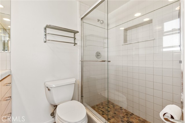 Detail Gallery Image 28 of 55 For 600 Monterey Bld #8,  Hermosa Beach,  CA 90254 - 2 Beds | 2 Baths