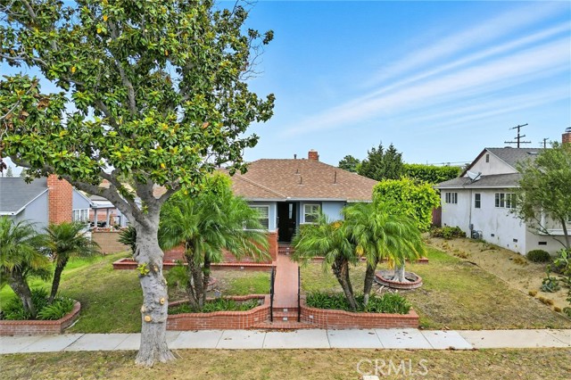 2709 W 109th Street, Inglewood CA: https://media.crmls.org/medias/0098eeb9-f5d5-48e1-ac62-1804c556e2eb.jpg