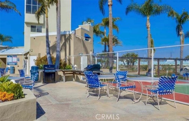 Detail Gallery Image 24 of 28 For 16065 Surprise Ln, Huntington Beach,  CA 92649 - 3 Beds | 3 Baths