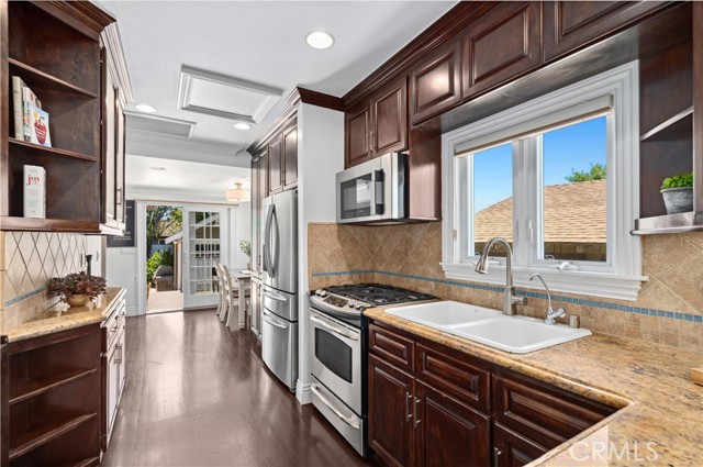 541 Thalia Street, Laguna Beach CA: https://media.crmls.org/medias/009950f5-efcc-4311-986e-b9c17885c372.jpg