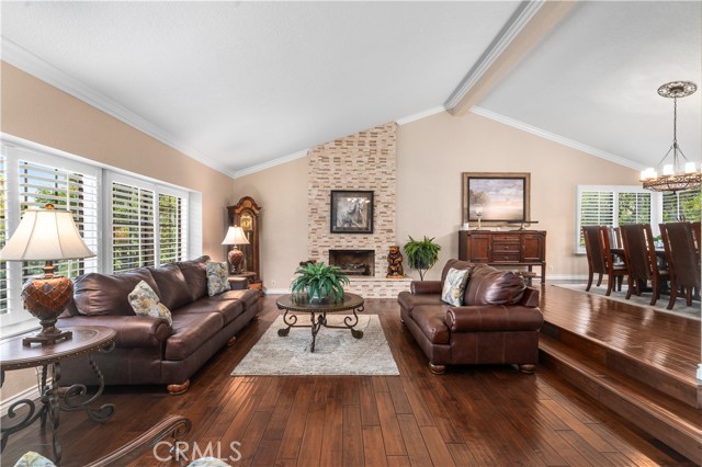 2565 Cliff Rd, Upland CA: https://media.crmls.org/medias/0099eec5-d12e-4971-ae96-4628d3ebb2f4.jpg