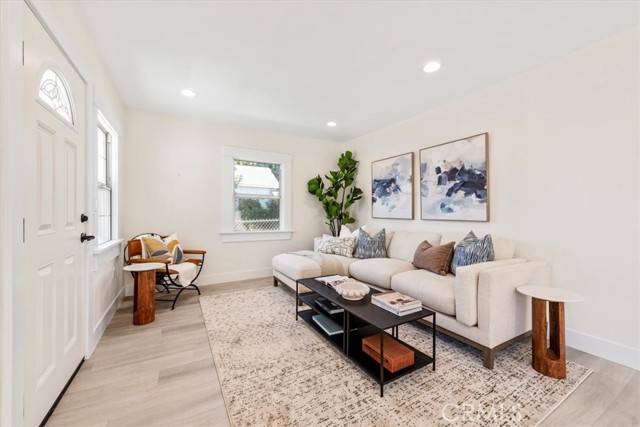 Detail Gallery Image 10 of 39 For 3162 L St, San Diego,  CA 92102 - 2 Beds | 1 Baths