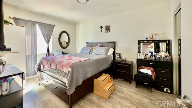 11125 Glenoaks Boulevard, Pacoima CA: https://media.crmls.org/medias/009a5875-47a9-4ce8-9376-7be355ccaaa0.jpg