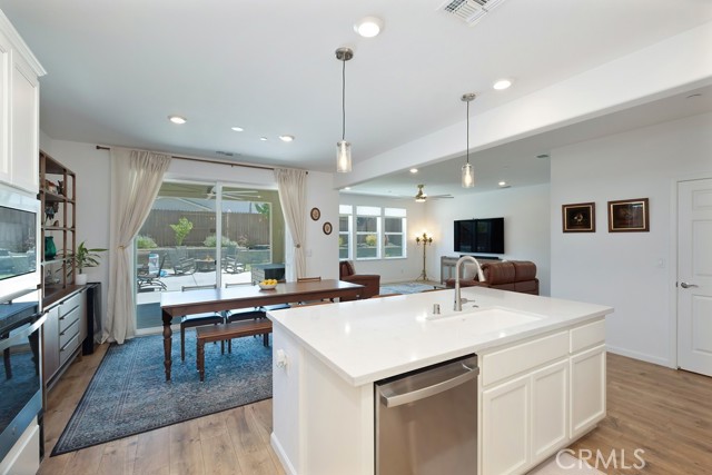 Detail Gallery Image 9 of 56 For 403 Confederation Ct, Lincoln,  CA 95648 - 4 Beds | 3 Baths