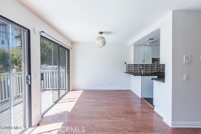 Detail Gallery Image 11 of 42 For 18452 Lemarsh St #48,  Northridge,  CA 91325 - 2 Beds | 3 Baths