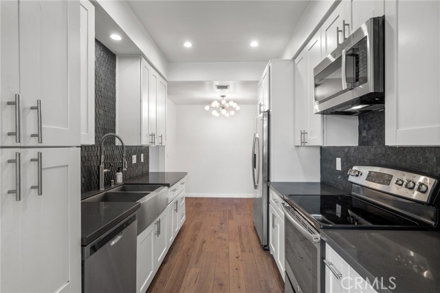 Detail Gallery Image 8 of 28 For 311 Bora Bora #213,  Marina Del Rey,  CA 90292 - 3 Beds | 2 Baths