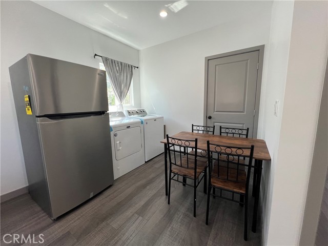 Detail Gallery Image 10 of 11 For 19031 Schoenborn St, Northridge,  CA 91324 - 1 Beds | 1 Baths