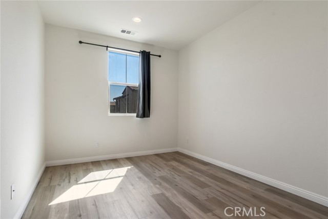 2888 E Berry Loop Privado, Ontario CA: https://media.crmls.org/medias/009c65ea-2b10-4bcd-b75b-e15c3255c4dc.jpg