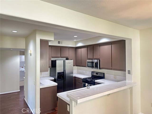 64 Sentinel Place, Aliso Viejo CA: https://media.crmls.org/medias/009ccf0b-407c-448b-a338-5e9bc8693414.jpg