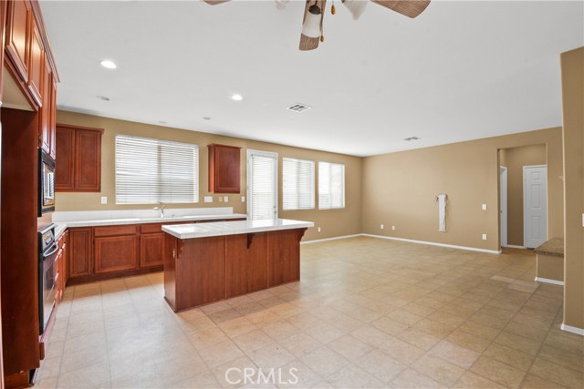 Detail Gallery Image 3 of 24 For 12209 Saxon Dr, Rancho Cucamonga,  CA 91739 - 4 Beds | 3 Baths