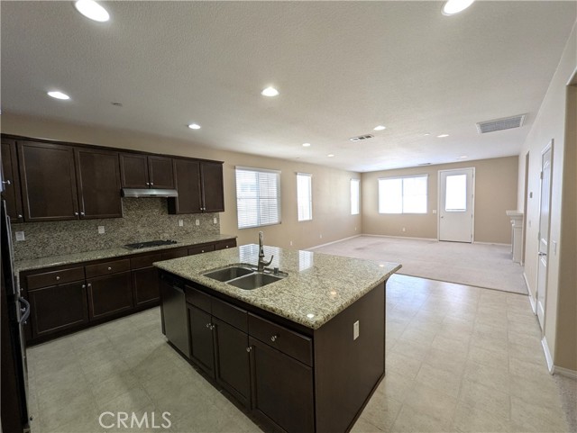 Detail Gallery Image 6 of 31 For 7450 Silver Saddle Ct, Corona,  CA 92880 - 5 Beds | 3/1 Baths