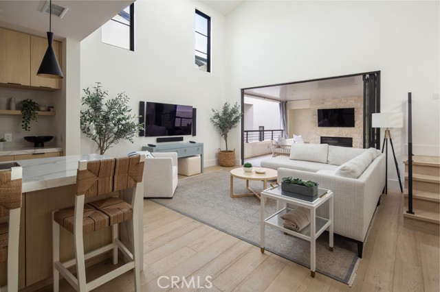 Detail Gallery Image 2 of 17 For 422 1/2 Larkspur Ave, Corona Del Mar,  CA 92625 - 2 Beds | 2/1 Baths