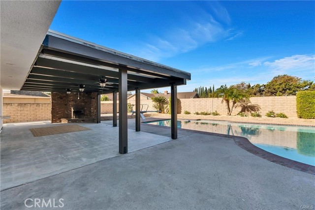 Detail Gallery Image 31 of 38 For 1076 Westbrook St, Corona,  CA 92878 - 4 Beds | 2/1 Baths