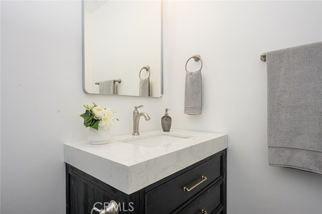 4548 Jade Street, Los Angeles CA: https://media.crmls.org/medias/009de448-8c79-4c21-ae00-0118731333b7.jpg