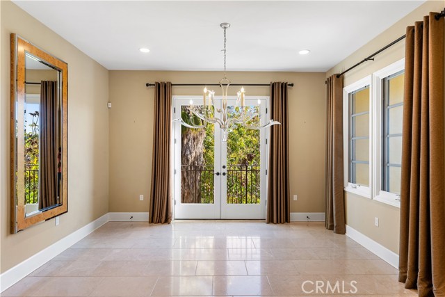 Detail Gallery Image 13 of 29 For 23500 Park Sorrento #C41,  Calabasas,  CA 91302 - 3 Beds | 3/1 Baths