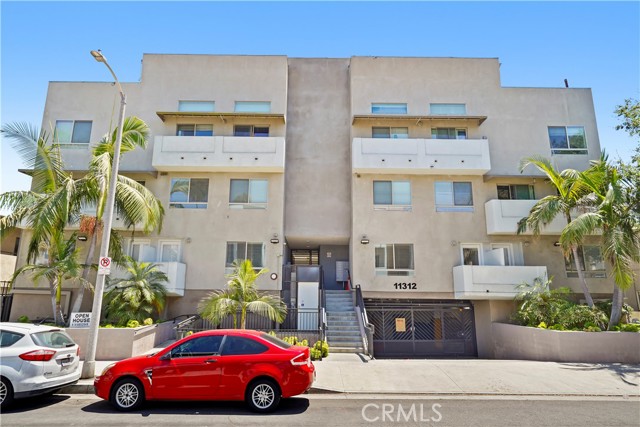 Detail Gallery Image 1 of 33 For 11312 Huston St #8,  North Hollywood,  CA 91601 - 3 Beds | 2/1 Baths