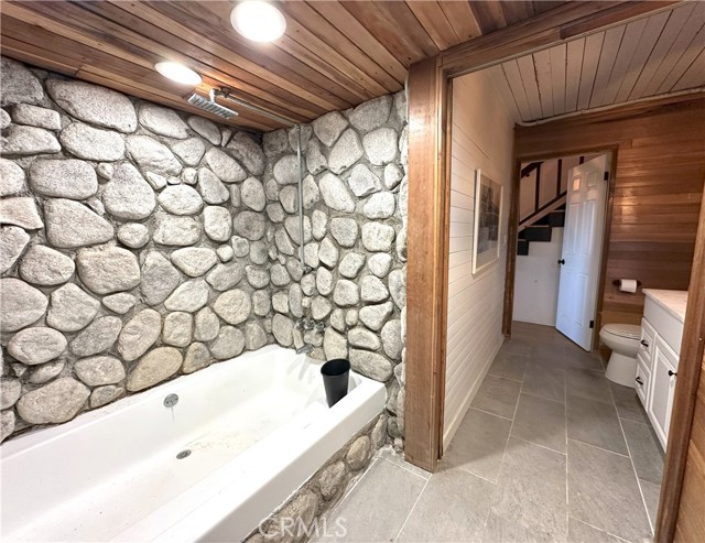 Detail Gallery Image 16 of 28 For 23677 Crest Forest Dr, Crestline,  CA 92325 - 4 Beds | 3 Baths