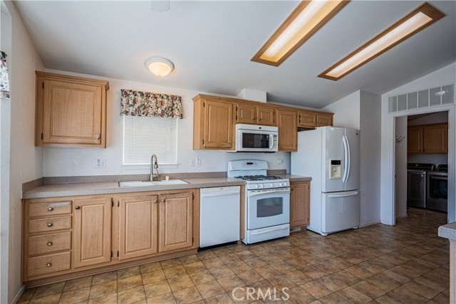 Detail Gallery Image 11 of 44 For 27250 Murrieta Rd #231,  Menifee,  CA 92586 - 2 Beds | 2 Baths