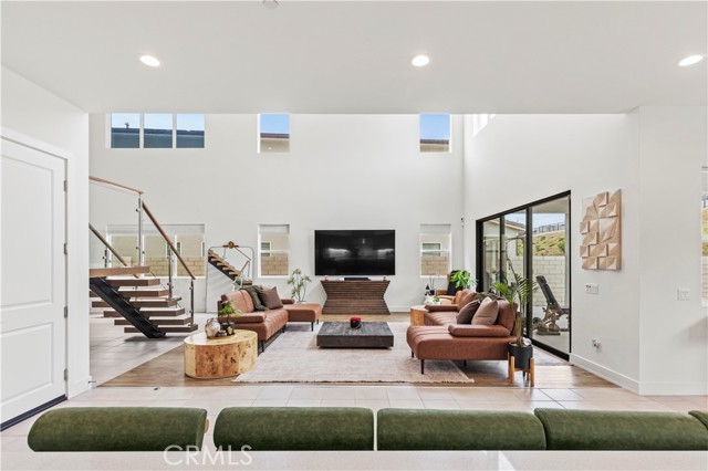 Detail Gallery Image 18 of 74 For 27526 Elderberry Dr, Valencia,  CA 91381 - 5 Beds | 5/1 Baths