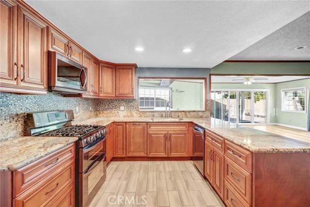 Detail Gallery Image 11 of 39 For 16802 Coral Reef Cir, Cerritos,  CA 90703 - 4 Beds | 4 Baths