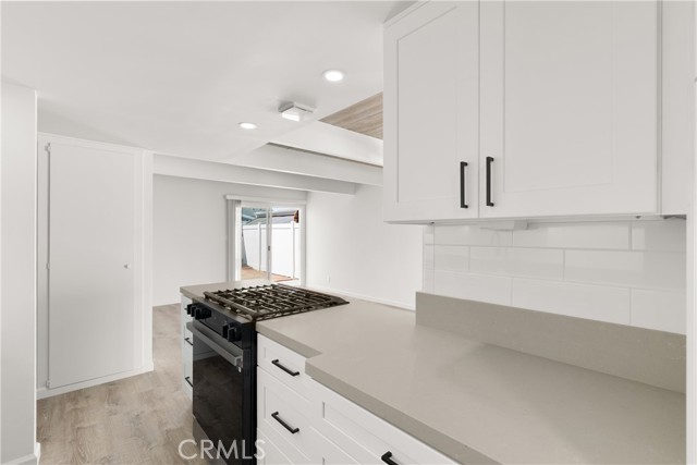 Detail Gallery Image 4 of 29 For 255 Prospect St, Newport Beach,  CA 92663 - 2 Beds | 2 Baths