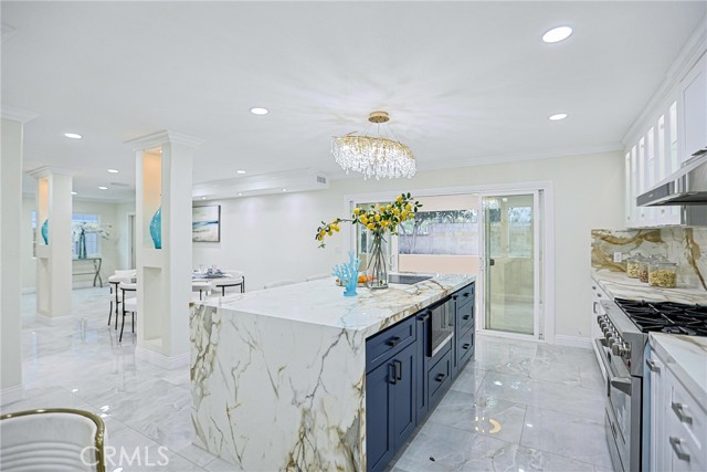 Detail Gallery Image 10 of 31 For 17230 San Lorenzo Cir, Fountain Valley,  CA 92708 - 4 Beds | 3 Baths