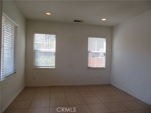 14336 Saline Drive, Eastvale CA: https://media.crmls.org/medias/00a0a7f8-c00c-4c90-90c1-b5cb911f68ce.jpg