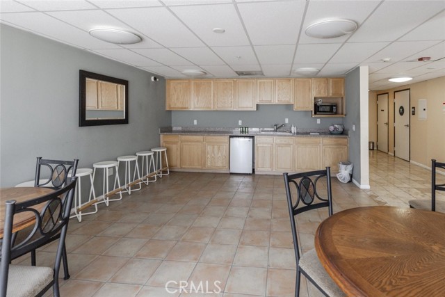 11124 Burbank Boulevard, North Hollywood CA: https://media.crmls.org/medias/00a0b2db-aedf-4e3e-bfbc-d143e77ce817.jpg
