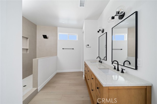 Detail Gallery Image 32 of 66 For 28830 Vacation Dr, Canyon Lake,  CA 92587 - 4 Beds | 4 Baths