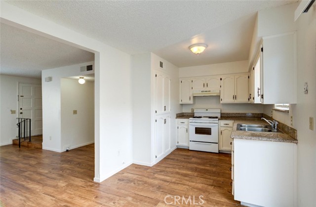 Detail Gallery Image 24 of 34 For 2432 S Sallee Ct, Visalia,  CA 93277 - – Beds | – Baths