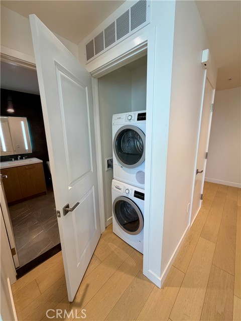 Detail Gallery Image 4 of 40 For 400 S Broadway #1703,  Los Angeles,  CA 90013 - 2 Beds | 2 Baths