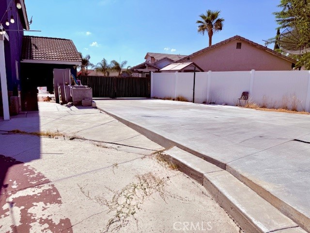 https://media.crmls.org/medias/00a2a2fd-a3ea-4af3-814a-e28190abaa5e.jpg?preset=X-Large