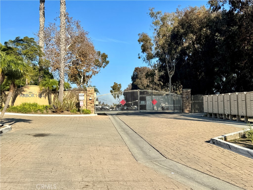 432 Edgehill - photo 4